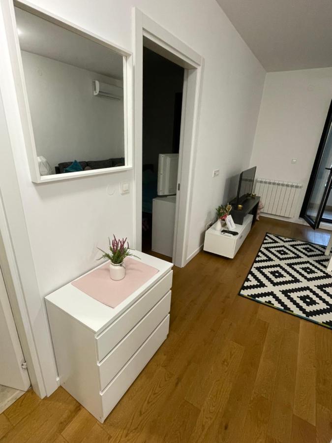 Apartment Neva *