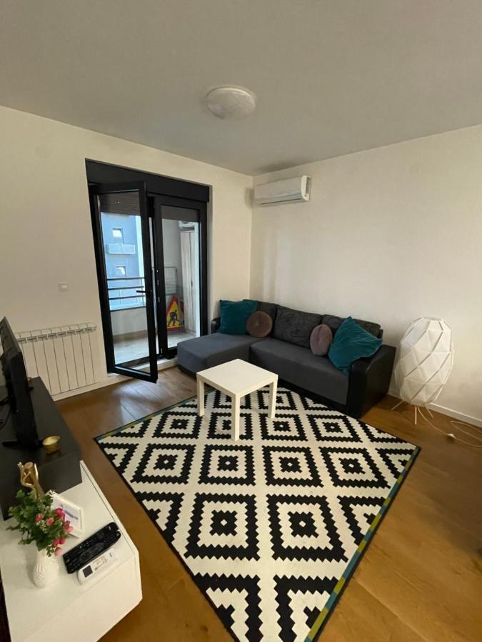 Neva Apartment *
